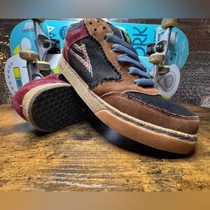 Limited edition WHERE THE WILD THINGS ARE Guy Mariano LAKAI Shoes. Size 9